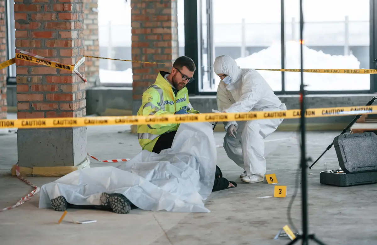 detectives-are-collecting