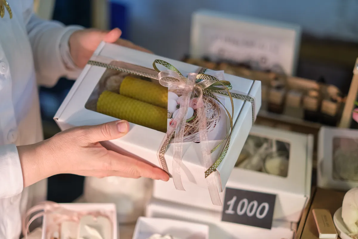 candle-maker-shares-her-creation