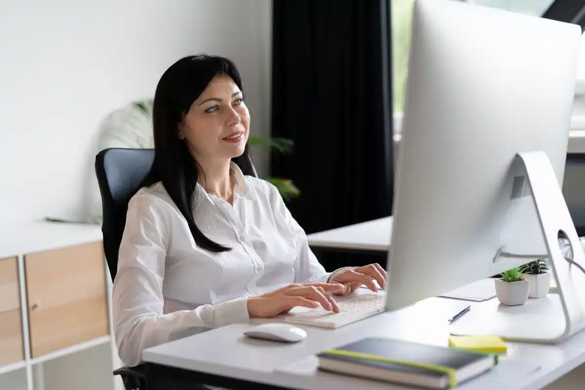 businesswoman-working