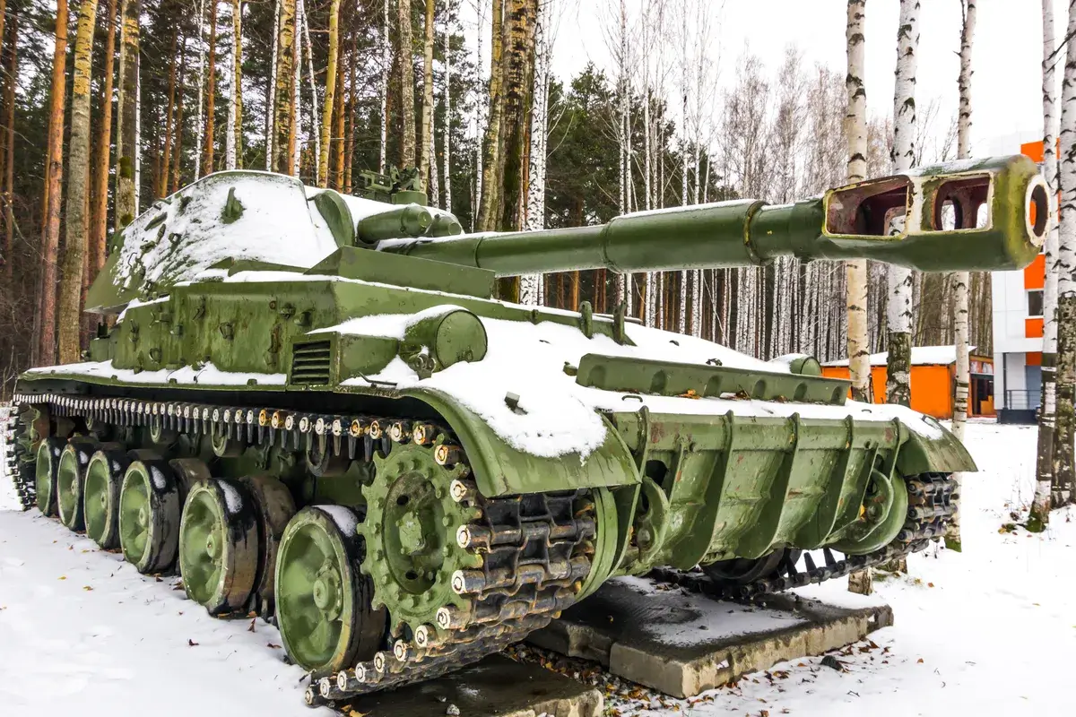 military-tank-in-a-forest (1)