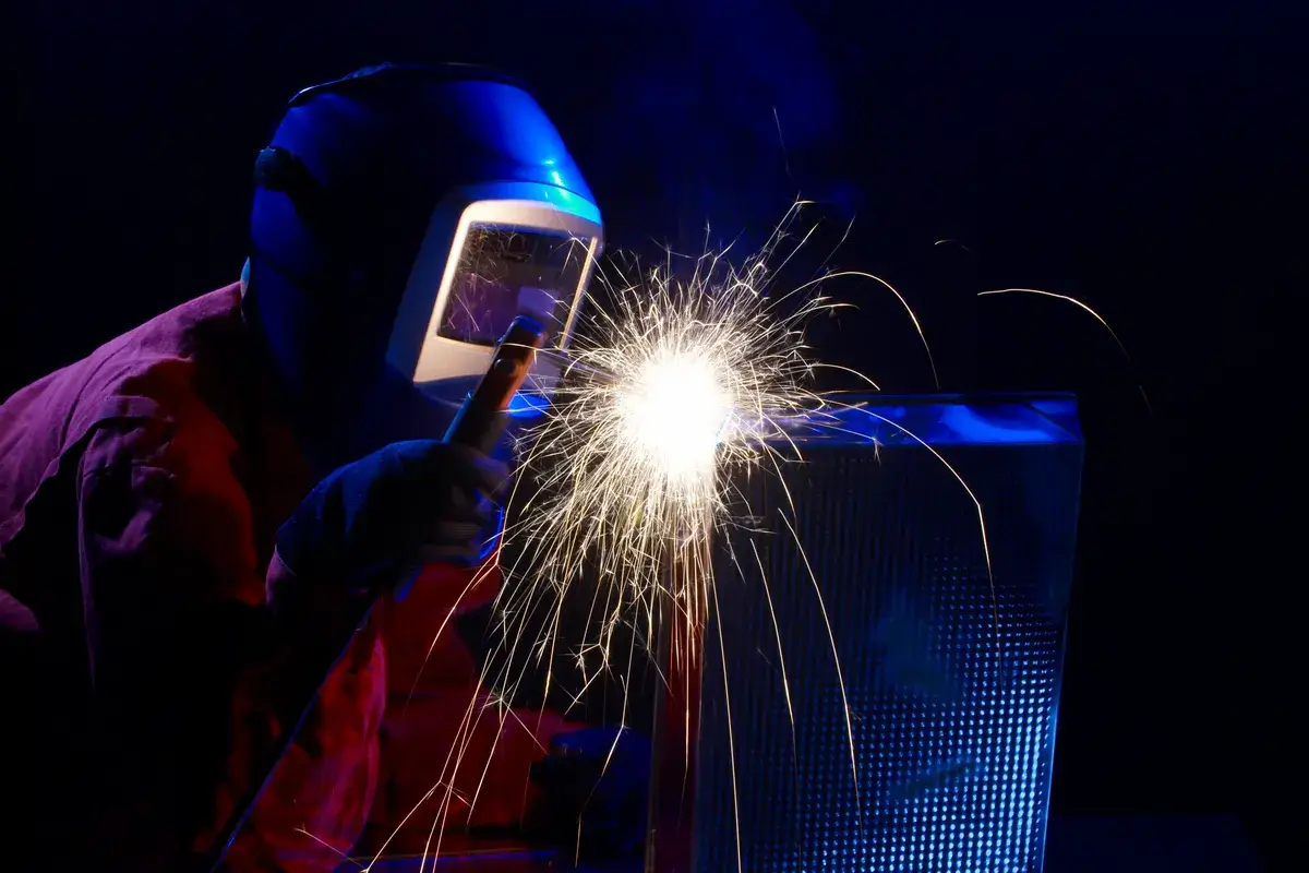 welders-working.webp