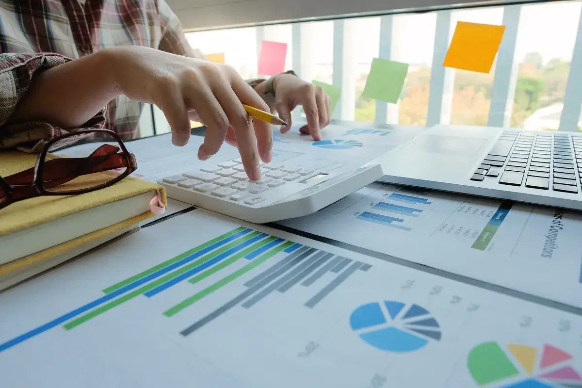 woman-accountant-or-bookkeeper