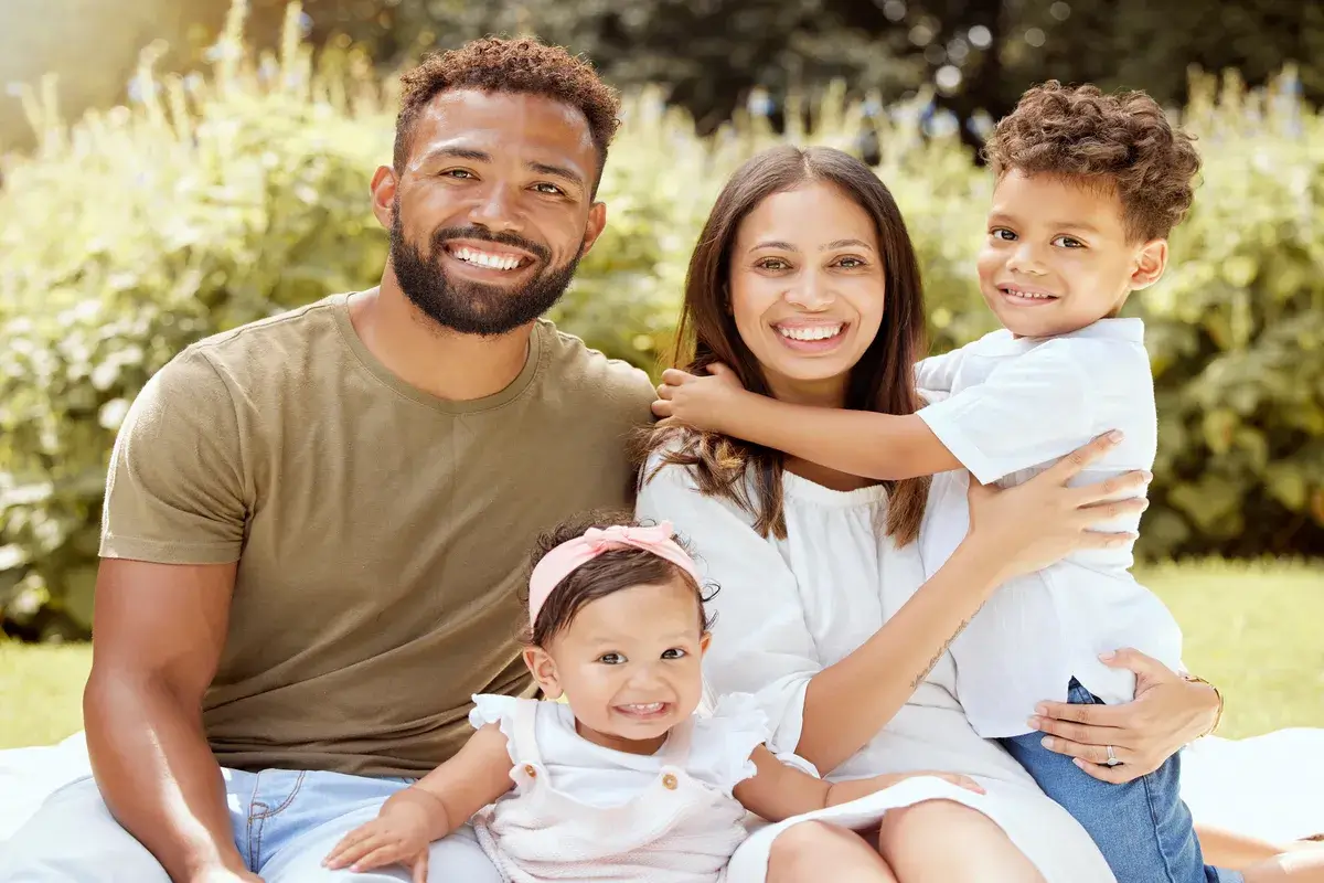 family-portrait-and-picnic