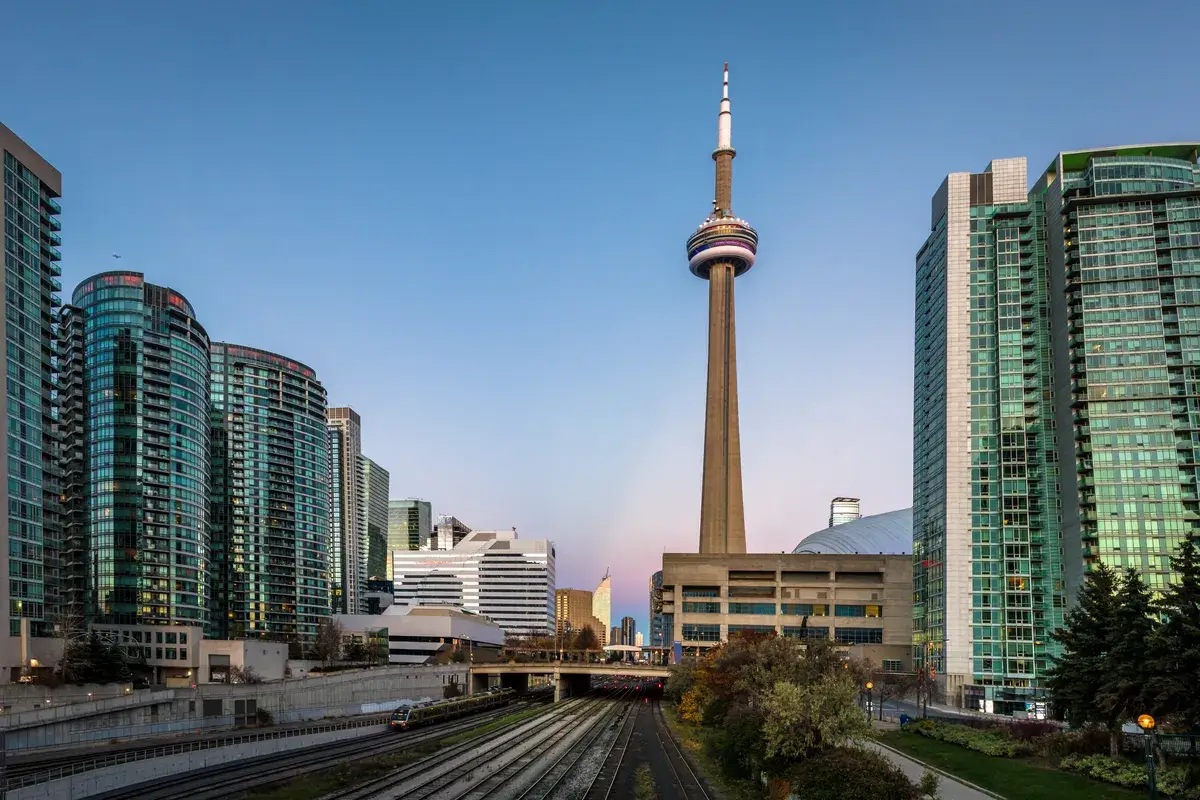 cn-tower-toronto-ontario