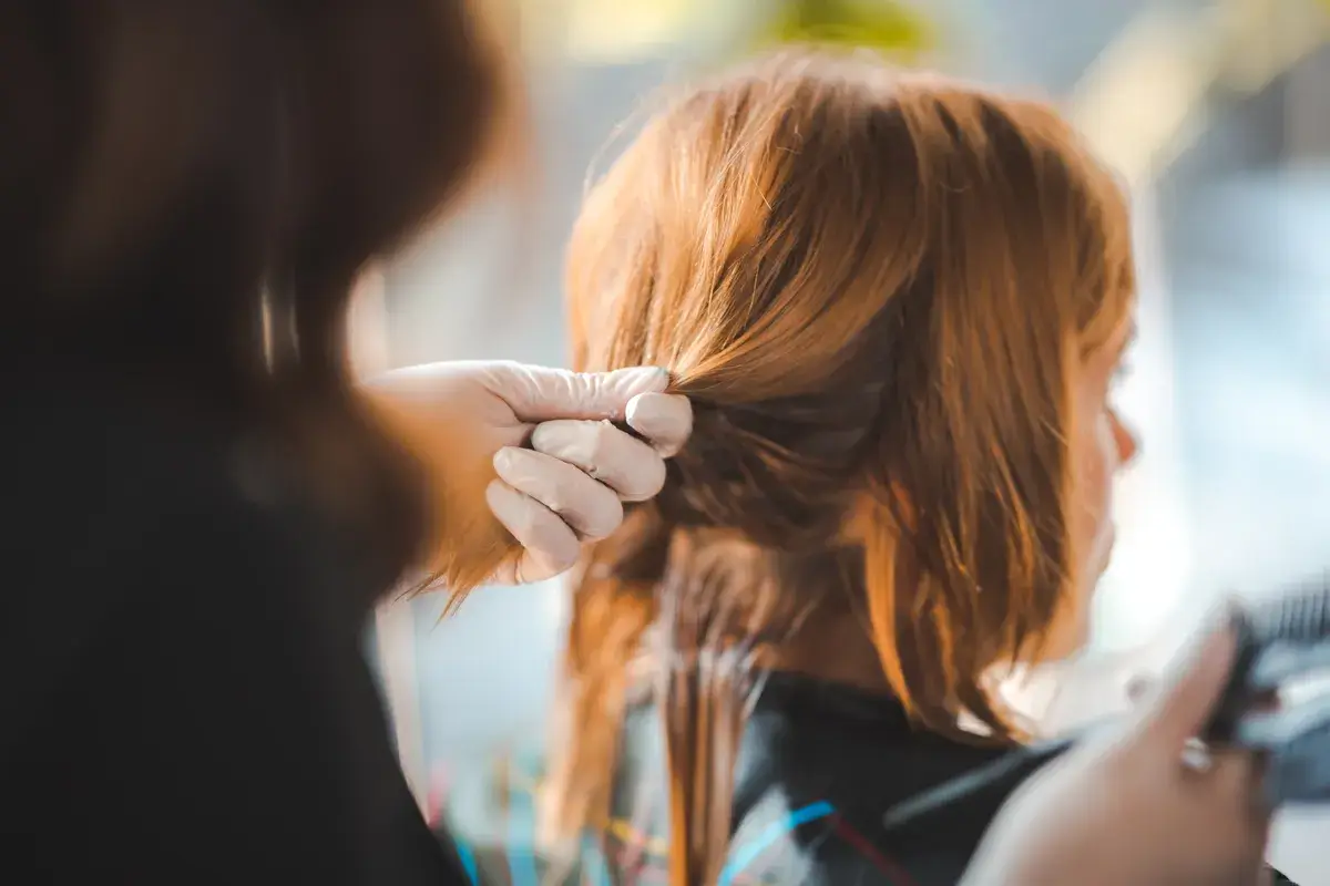 hairdresser-giving-treatment-barber