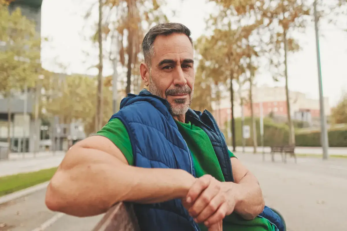 hombre latinos mayor de 50