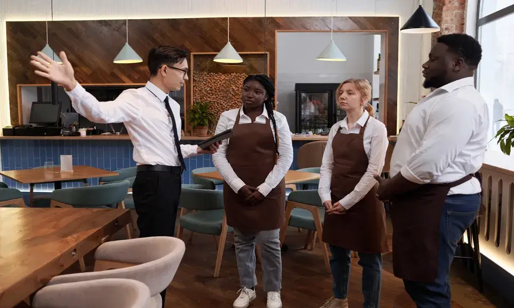 manager-restaurant-1