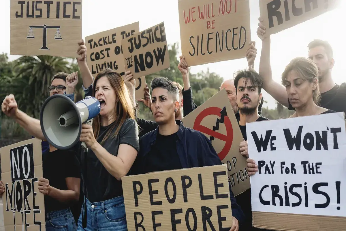 people-protest-financial-crisis