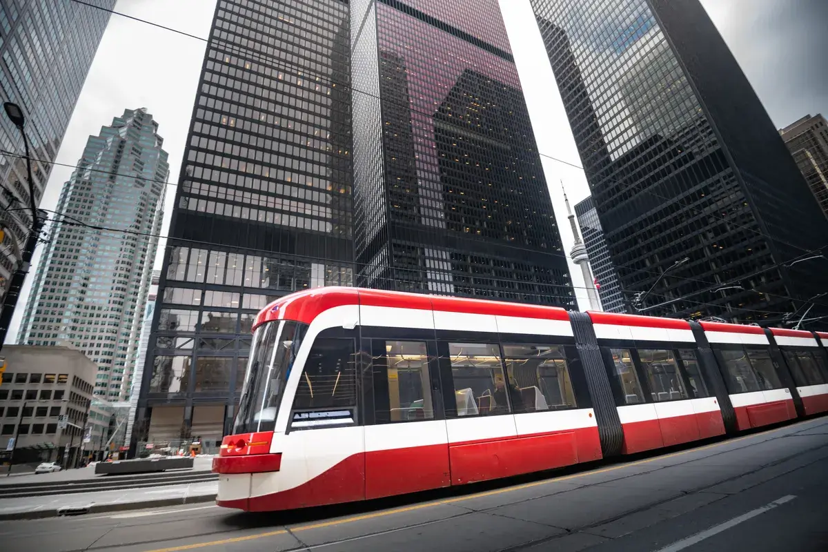 La Transformación Subterránea en Queen y Spadina