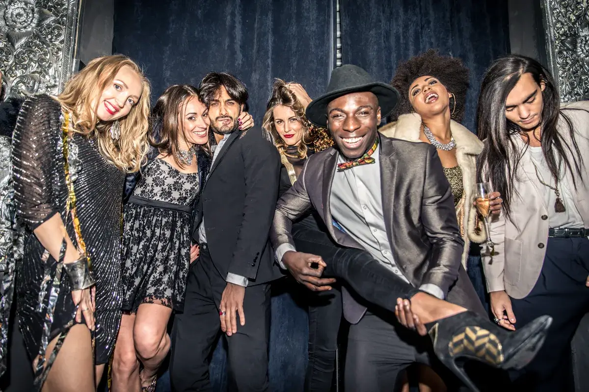 friends-having-party-in-a-nightclub