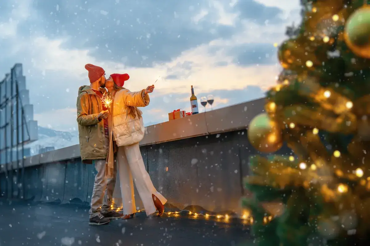 couple-are-celebrating-christmas