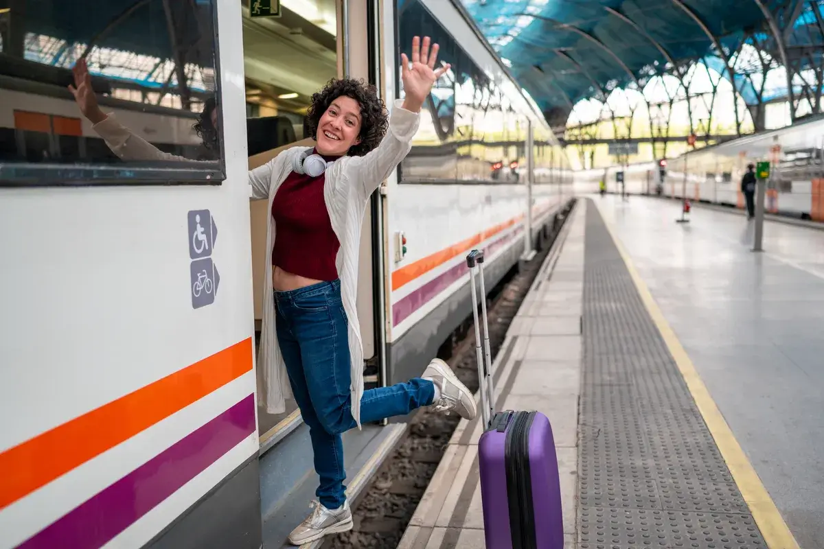 happy-tourist-waving-goodbye-while-leaving