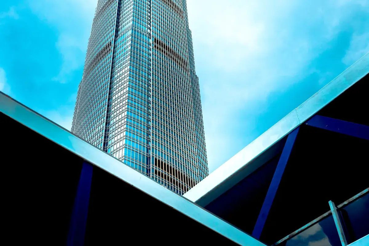 modern-office-building-detail-glass-surface