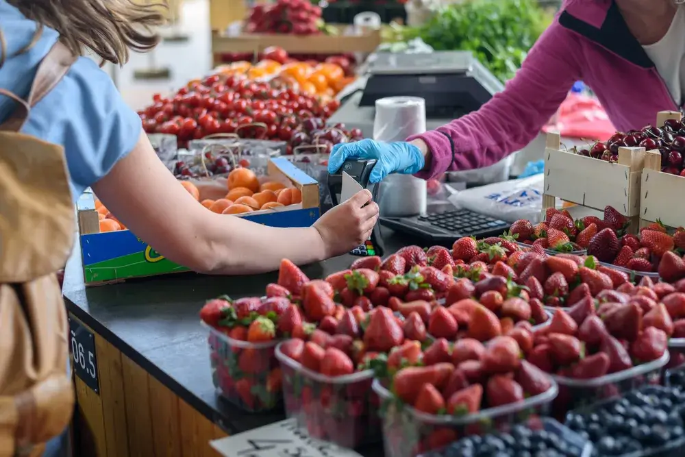 woman-making-contactless-payment