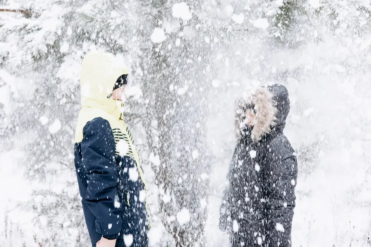 happy-teenager-boys-looking