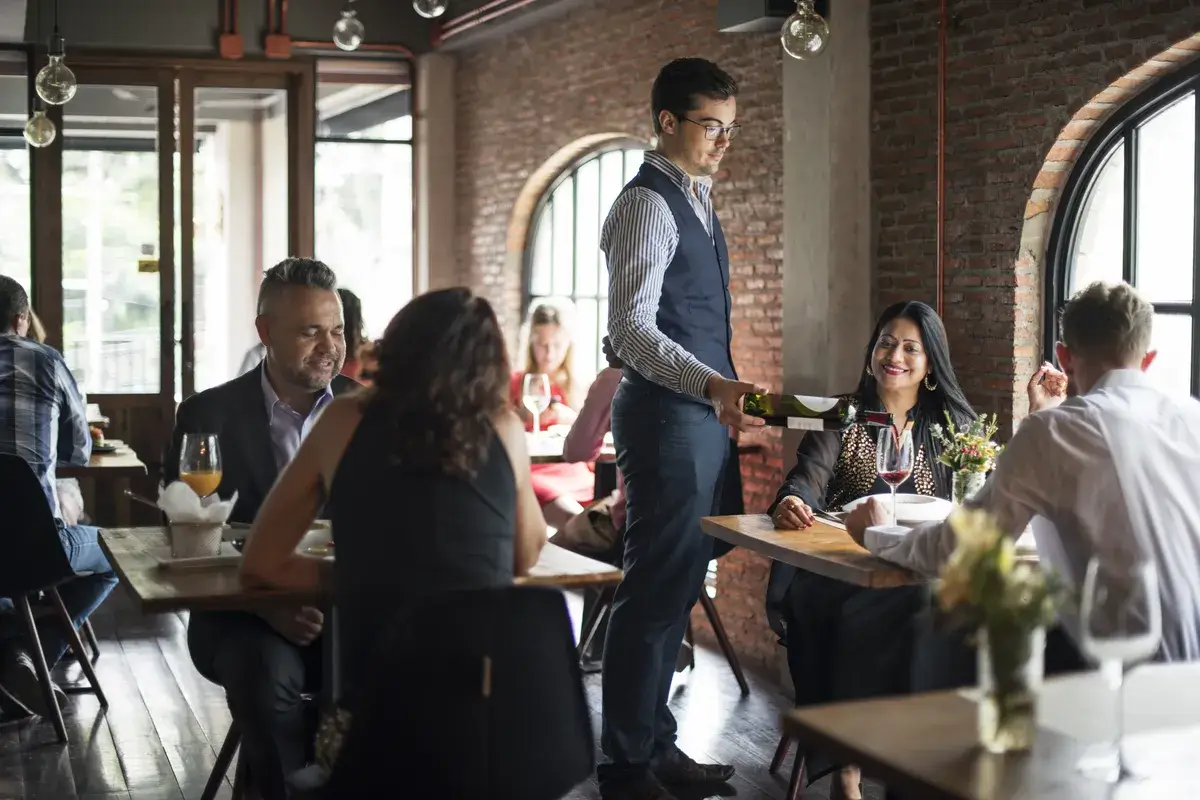 restaurant-chilling-out-classy