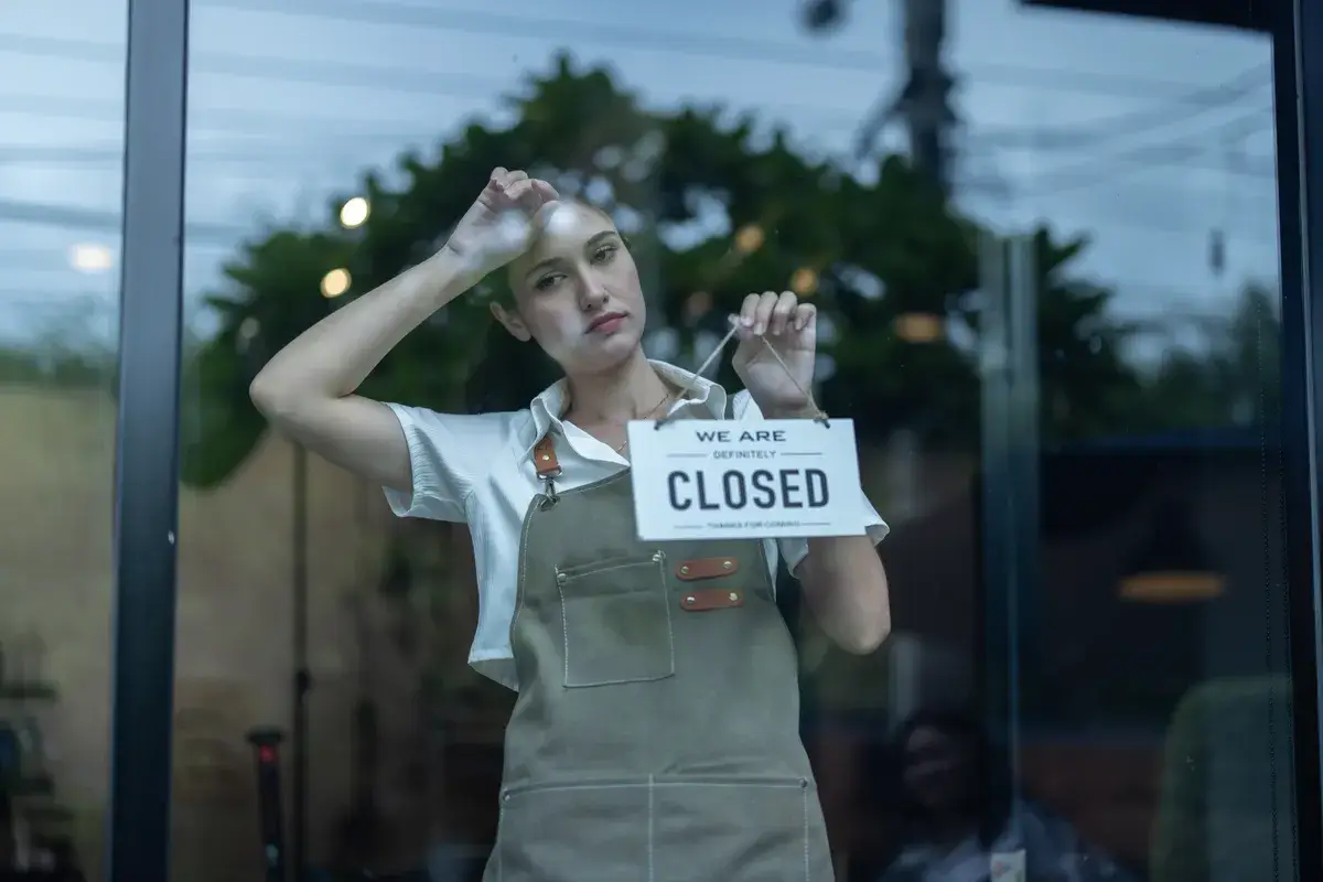 small-biz-owner-and-barista-manage