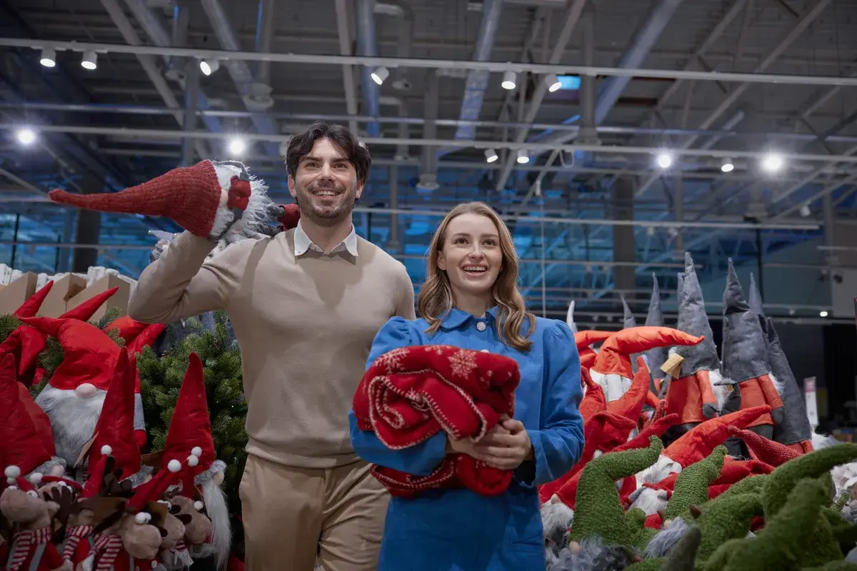 couple-joyfully-picks-out-holiday