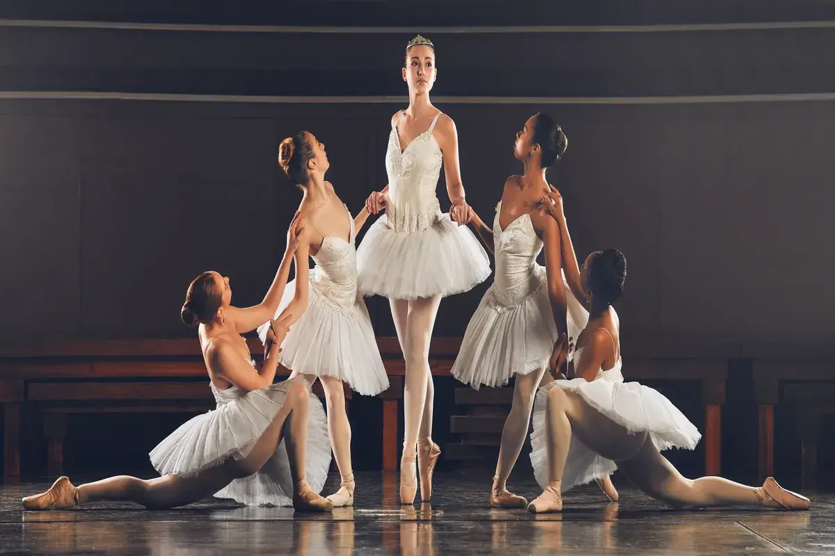 shot-of-a-group-of-ballet-dancers