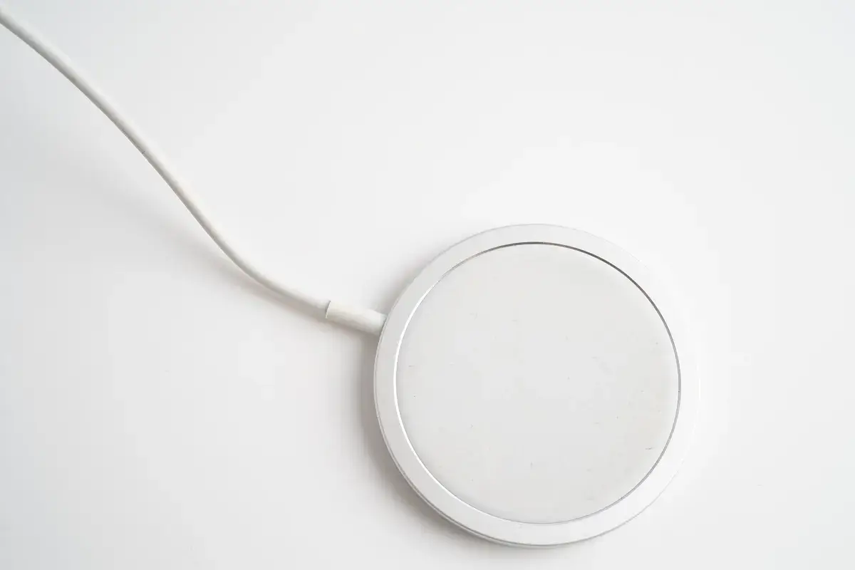 wireless-charger-magnetic-charging