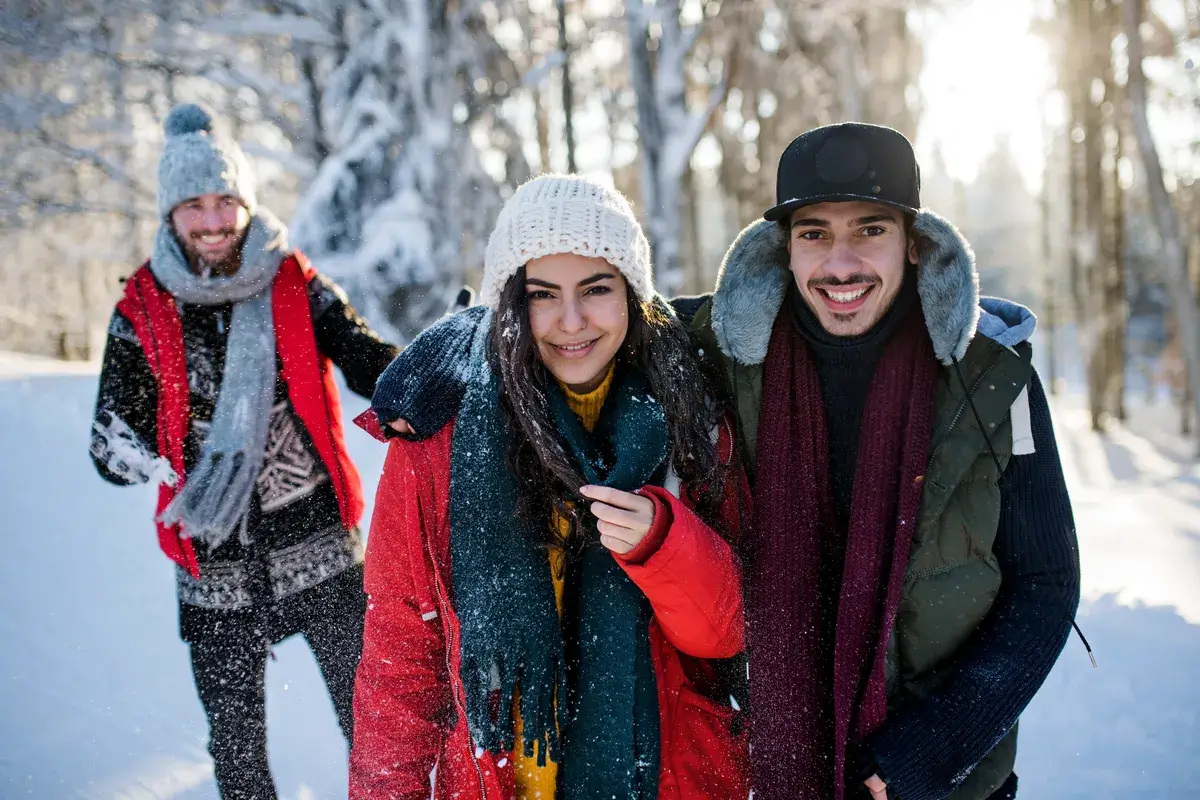 group-of-young-friends-on-a-walk-outdoors