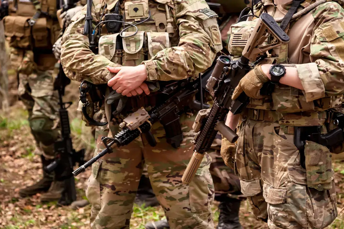 close-up-hands-american-soldiers