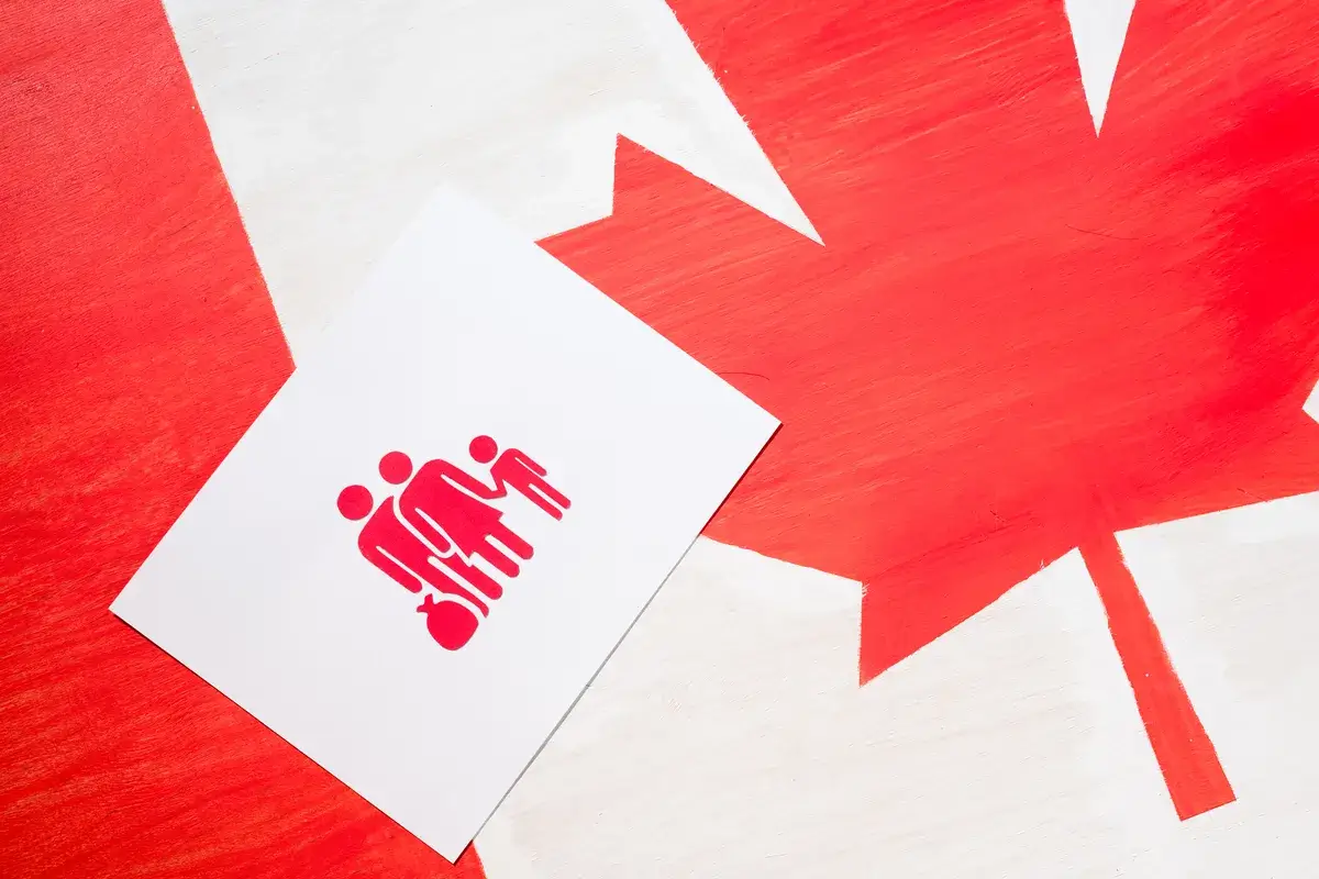 white-card-with-family-icon-on-canadia