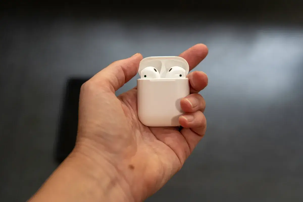 wireless-apple-airpods-headphones