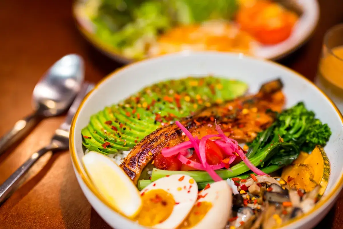 all-day-breakfast-avocado-platter