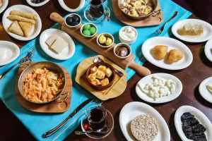 breakfast-set-cheese-eggs-honey