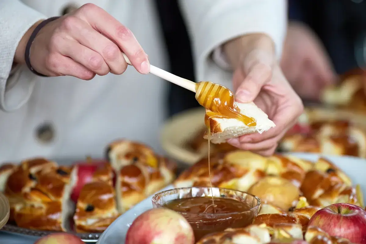 rosh-hashanah-jewish-new-year-celebration