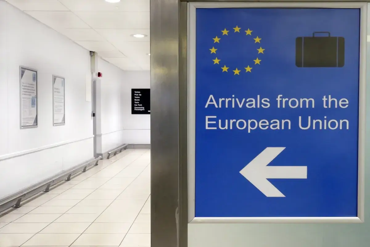 wide-angle-shot-of-an-airport-sign