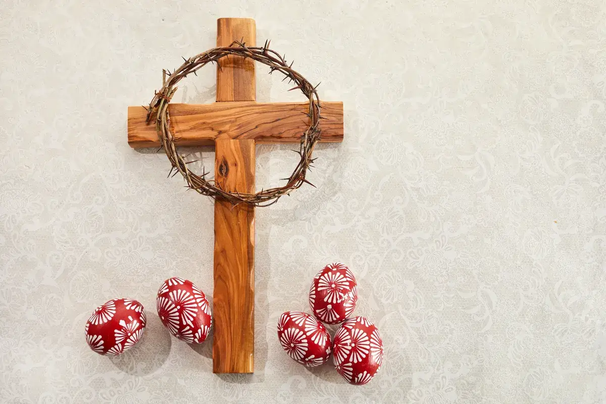 christian-cross-and-and-colorful-easter-eggs