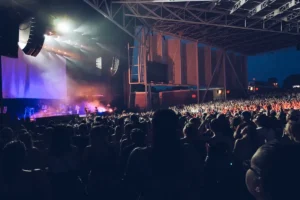 crowd-of-people-at-an-outdoor-concert