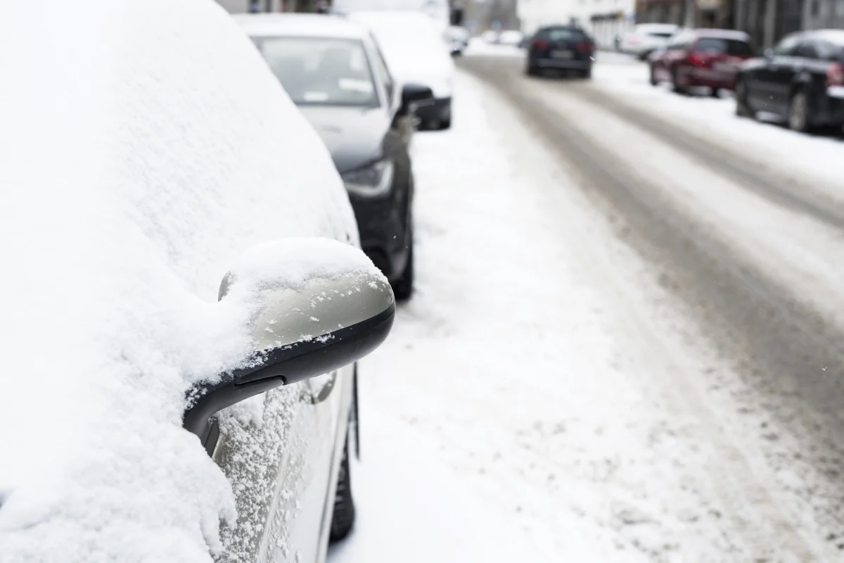 snowcovered-car-parked