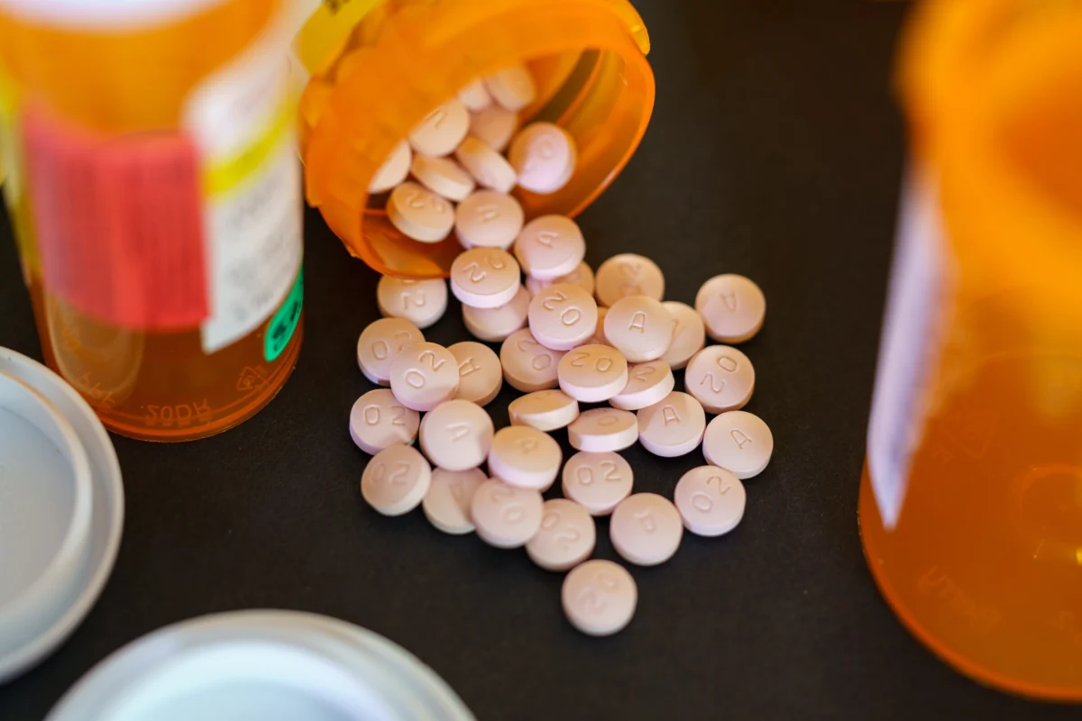 pills-spilled-from-prescription